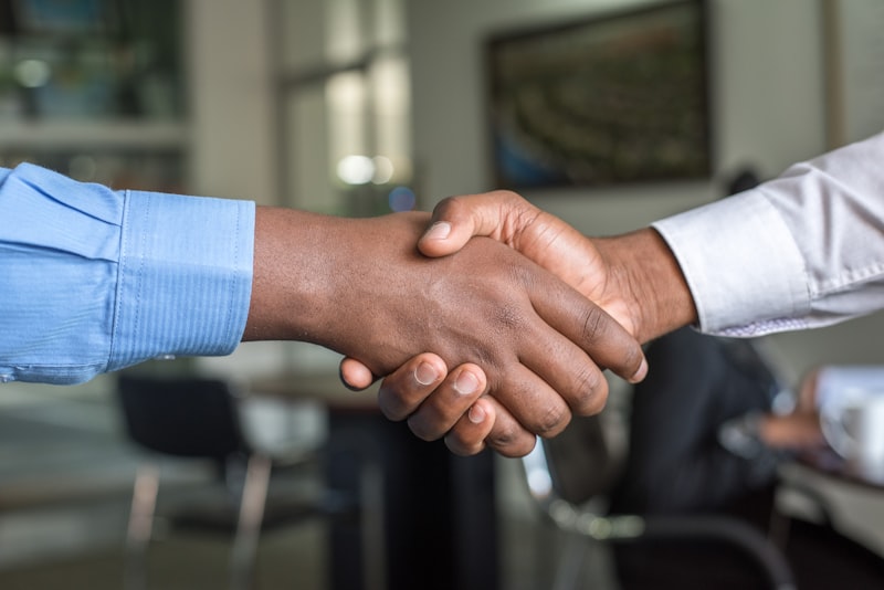 Automação comercial e qualificação de leads no WhatsApp para empresas de serviço